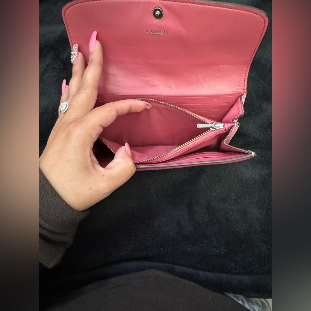 Coach Pink 2 toned Women's wallet - Picture 5 of 10
